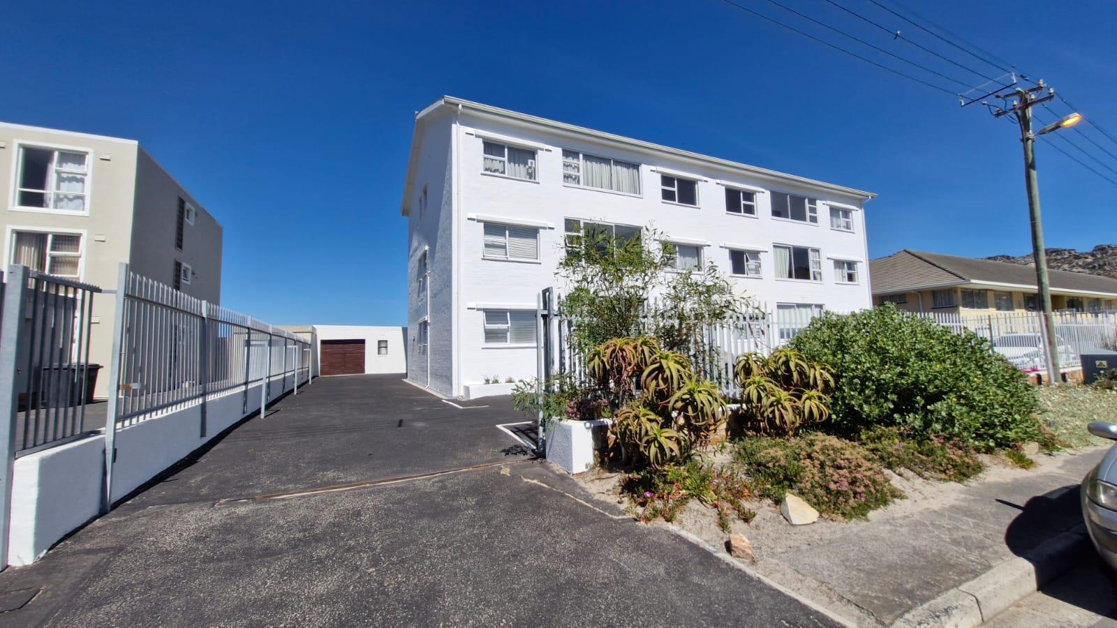 1 Bedroom Property for Sale in Fish Hoek Western Cape